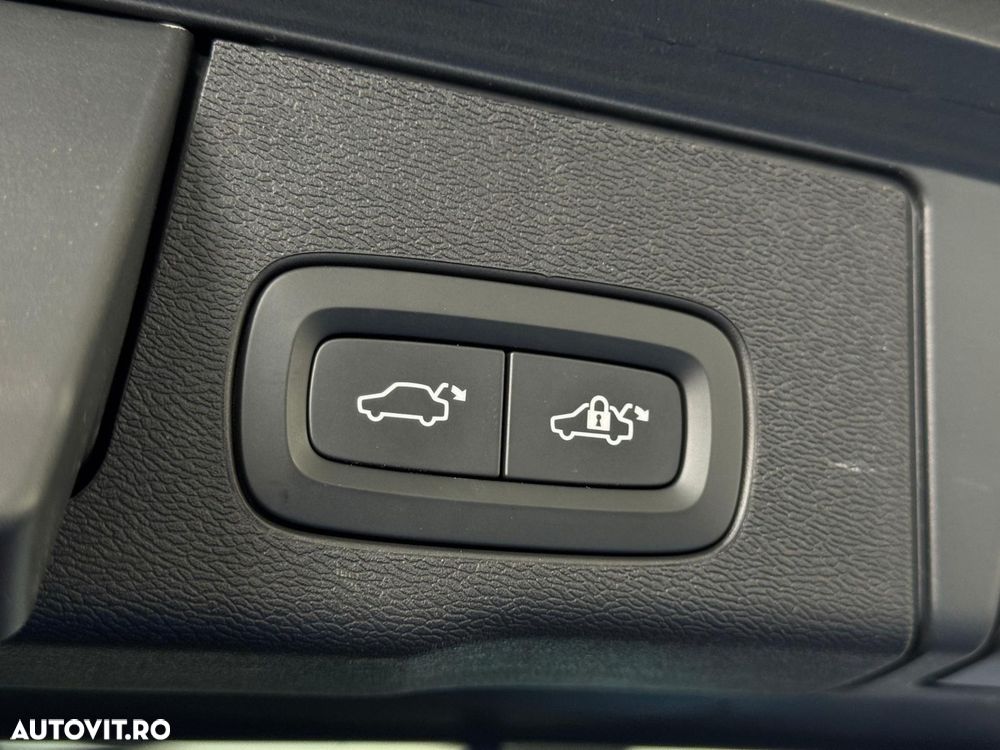 Volvo XC 60 - 25