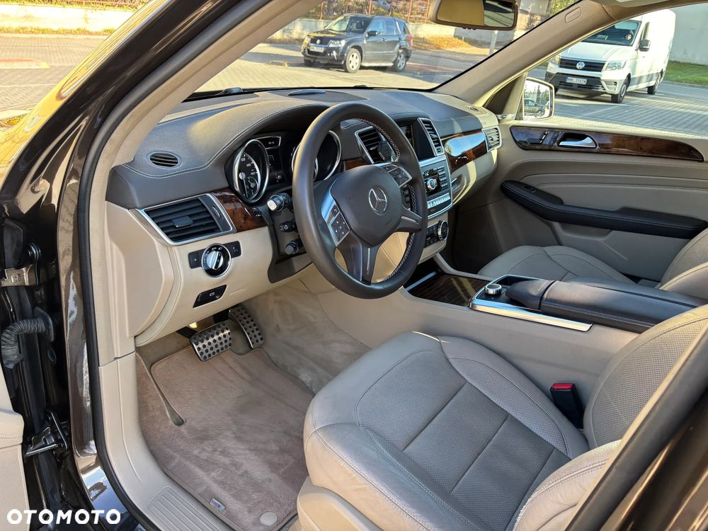 Mercedes-Benz ML 400 4-Matic - 18