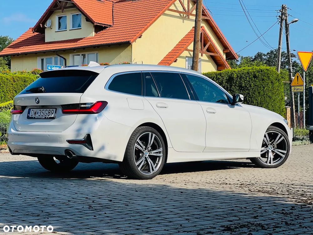BMW Seria 3 320d xDrive Luxury Line sport - 8