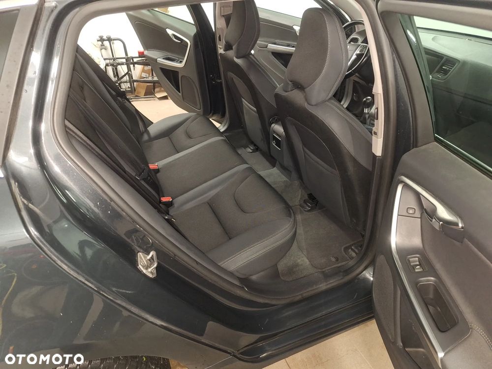 Volvo V60 D4 Edition - 11