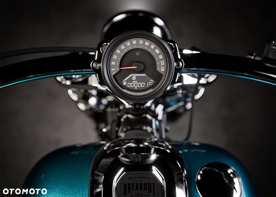 Harley-Davidson Softail Breakout - 16