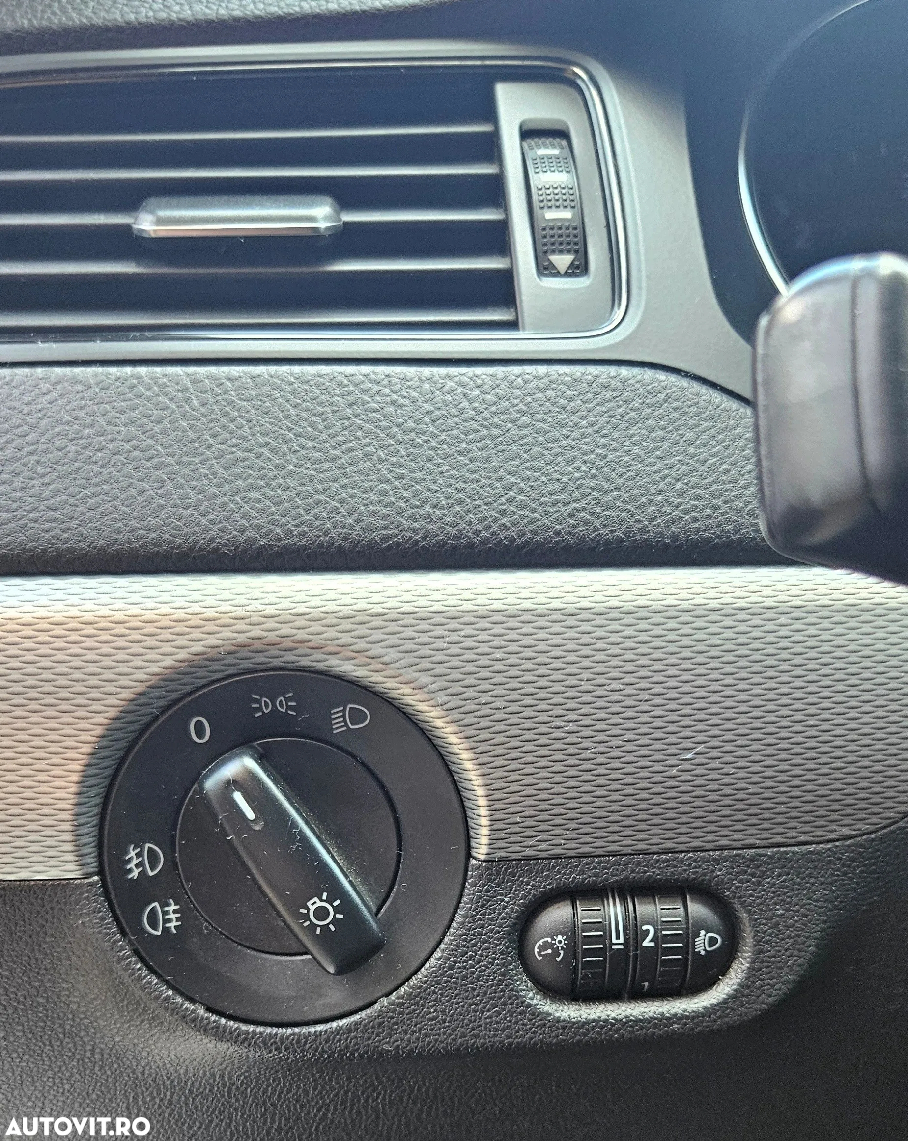 Volkswagen Jetta - 13
