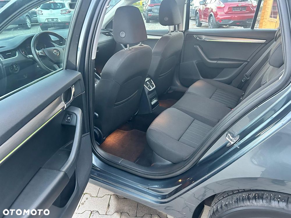 Skoda Octavia 2.0 TDI Elegance DSG - 22