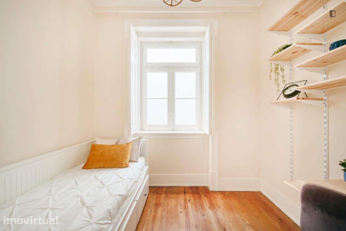 Quarto - localizado em Arroios Lisbon - Grande imagem: 3/23