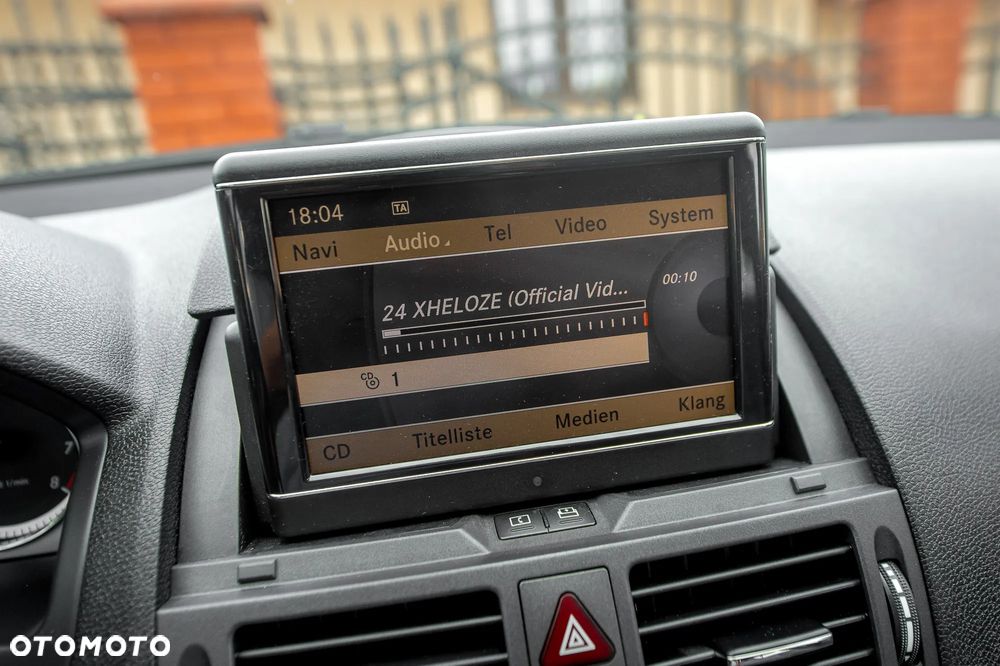 Mercedes-Benz Klasa C 250 CGI Automatik BlueEFFICIENCY Avantgarde - 27