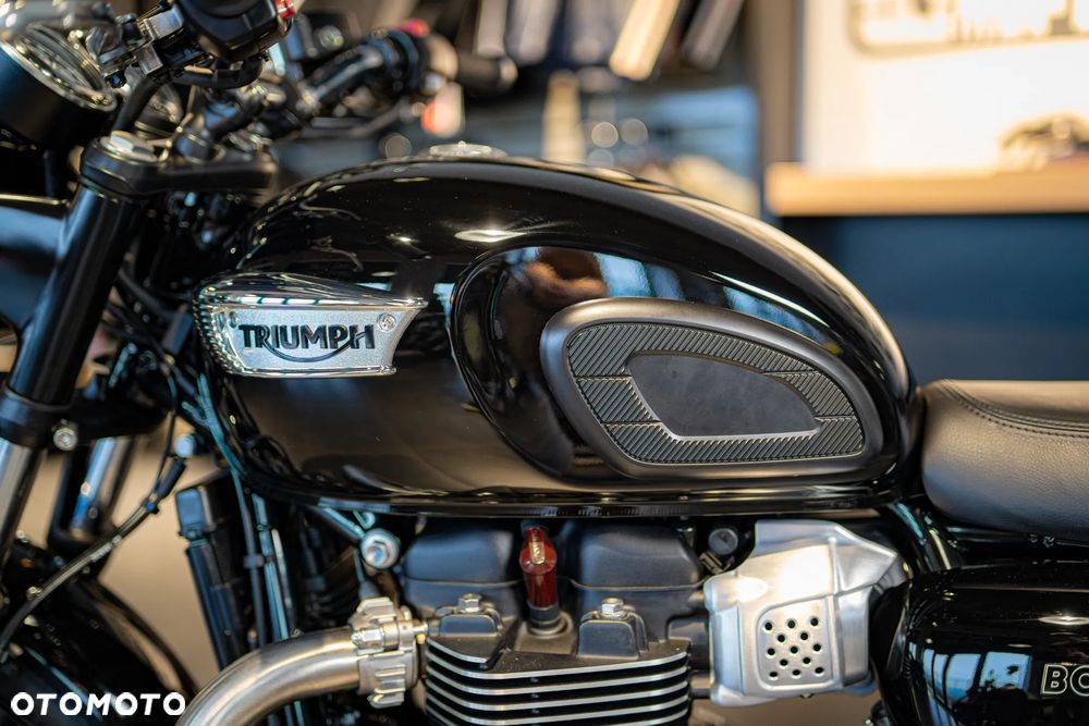 Triumph Bonneville - 10