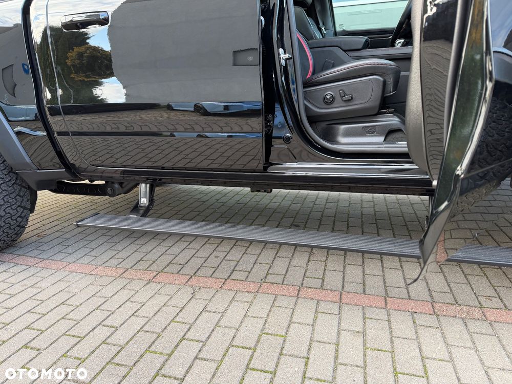 Dodge RAM TRX - 12
