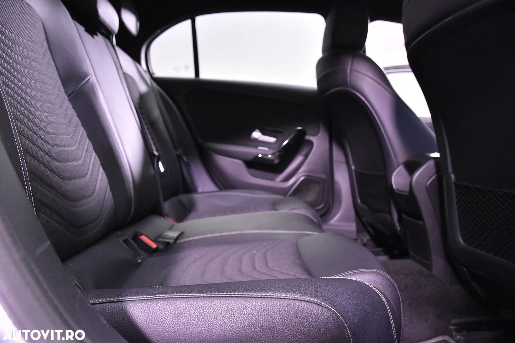 Mercedes-Benz A 180 7G-DCT - 12