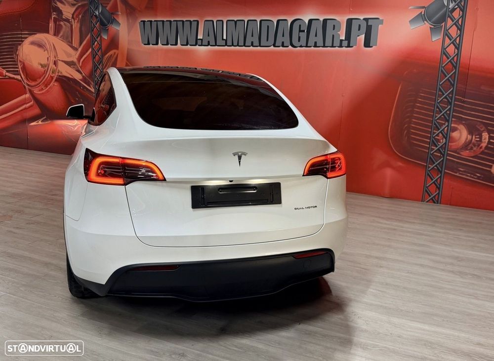 Tesla Model Y Long Range Dual Motor AWD - 5