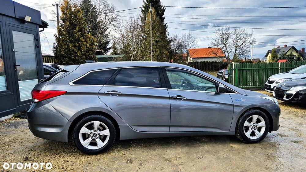 Hyundai i40 Kombi blue 1.6 Family+ - 11