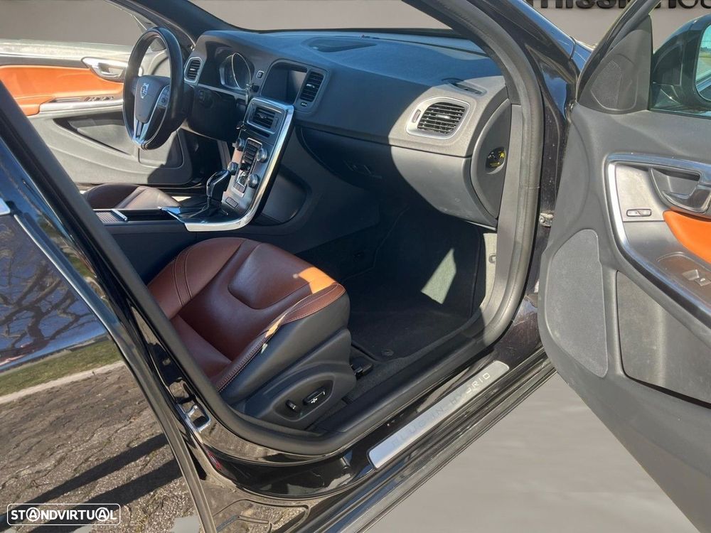 Volvo V60 D6 Twin Engine Geartronic RDesign - 14