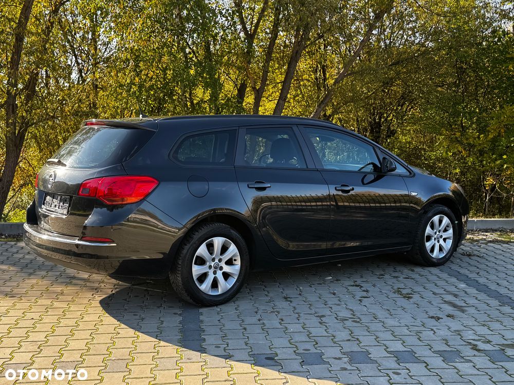 Opel Astra 2014 photo 4