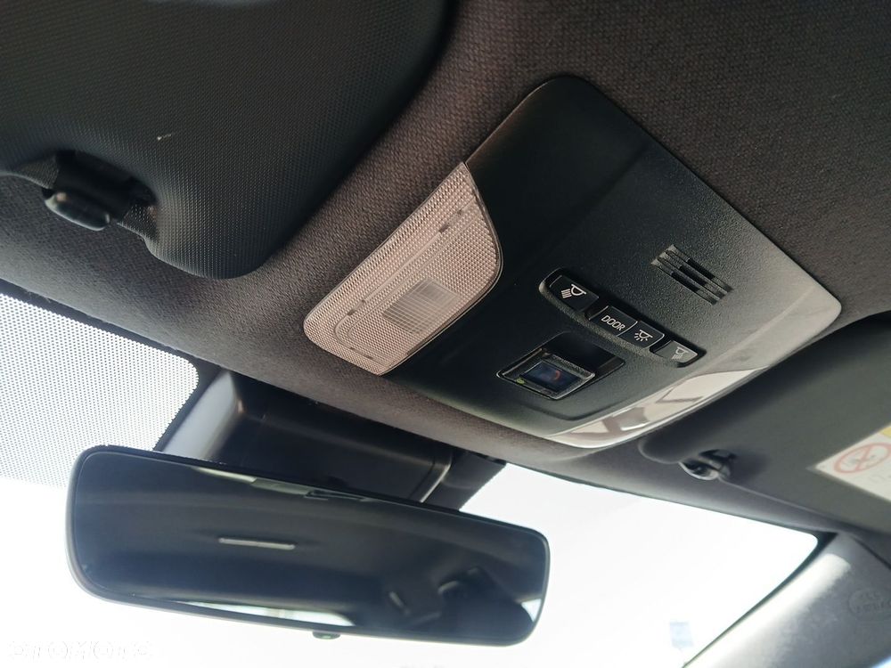 Toyota Corolla 2.0 Hybrid Comfort - 37