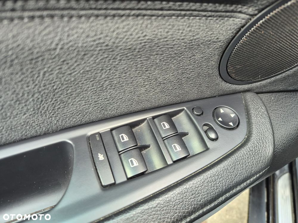 BMW X5 xDrive35i - 25