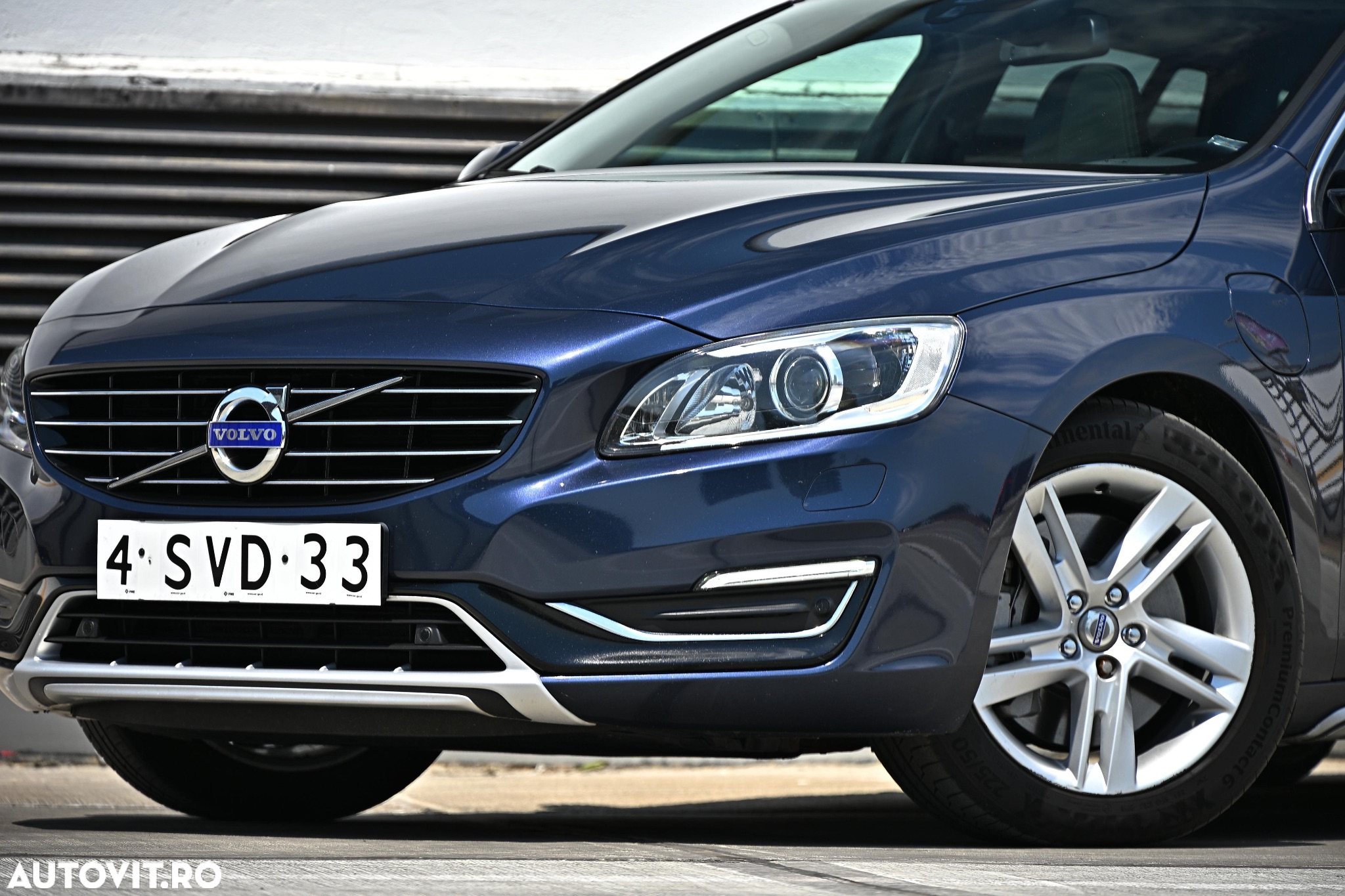 Volvo V60 D6 Plug-In-Hybrid AWD Geartronic Summum - 19