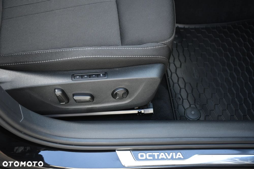 Skoda Octavia 2.0 TDI Sportline DSG - 15
