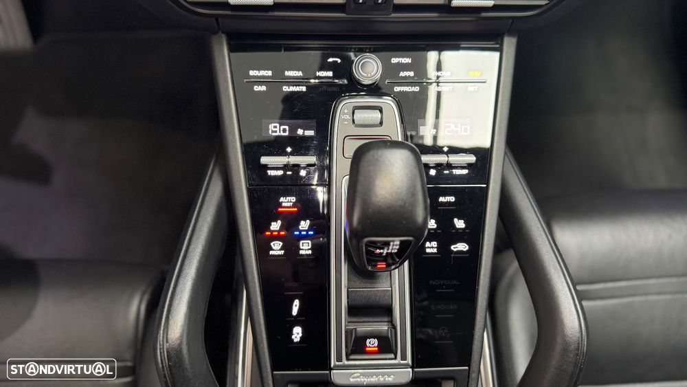 Porsche Cayenne Turbo - 24