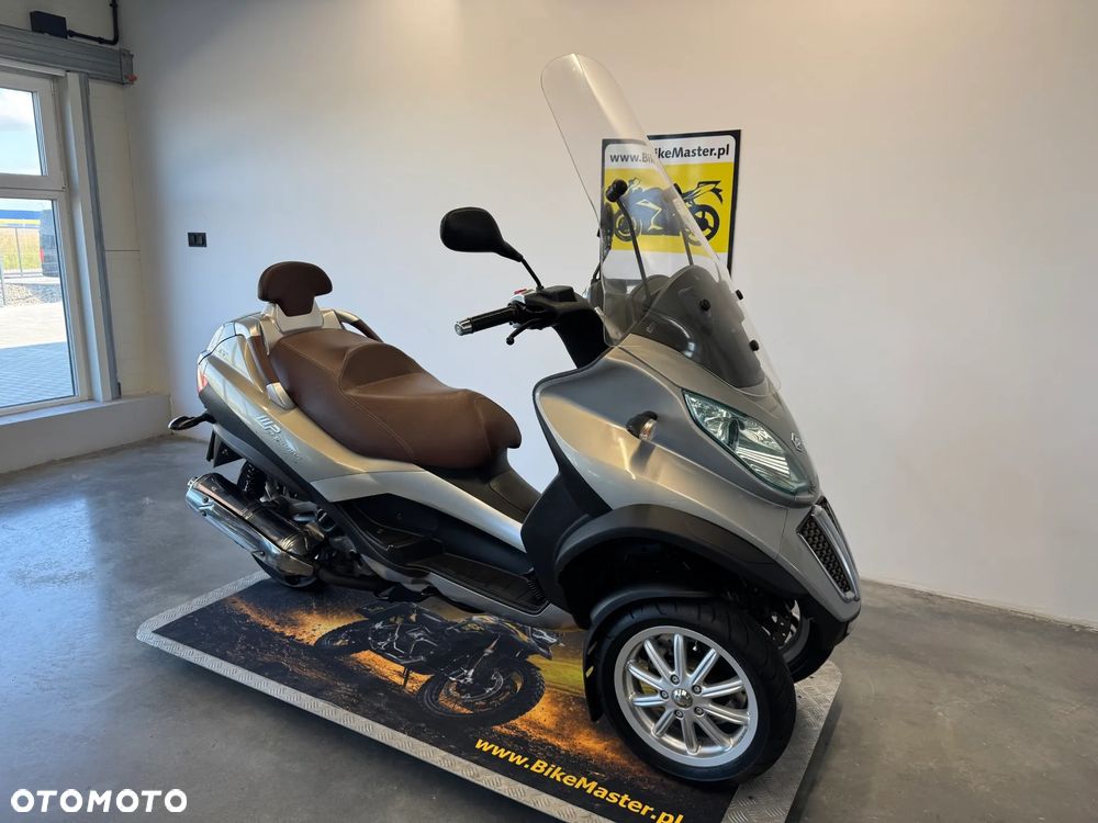 Piaggio MP-3 - 3