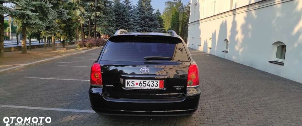 Toyota Avensis - 16