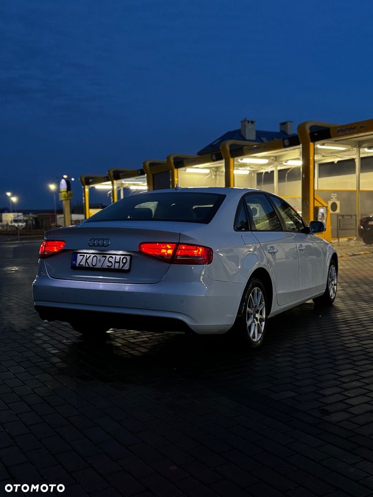 Audi A4 Limousine - 3
