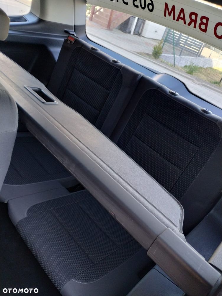 Volkswagen Touran 1.6 TDI DPF Trendline - 11