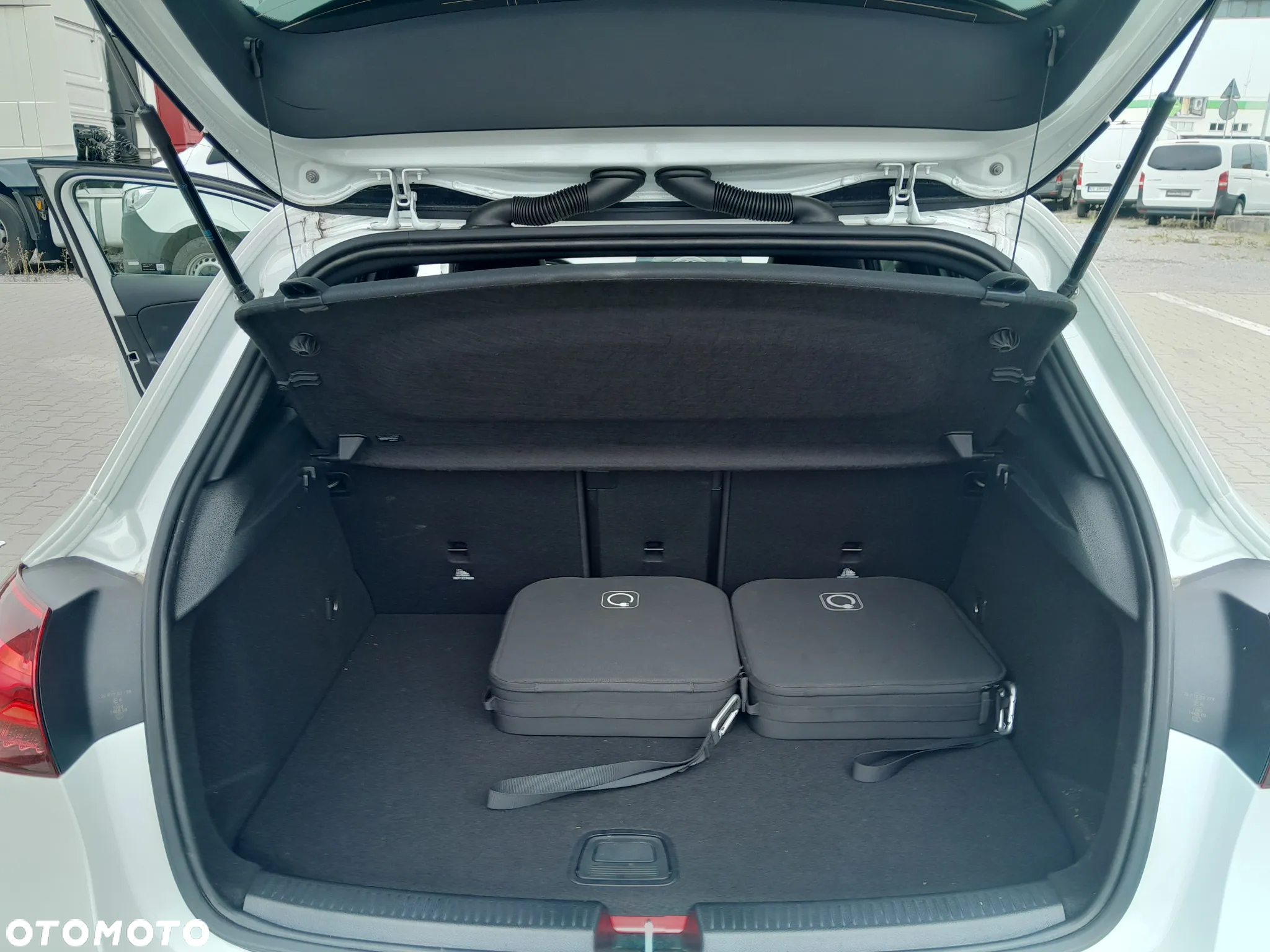 Mercedes-Benz Klasa A 200 4-Matic Progressive 8G-DCT - 16