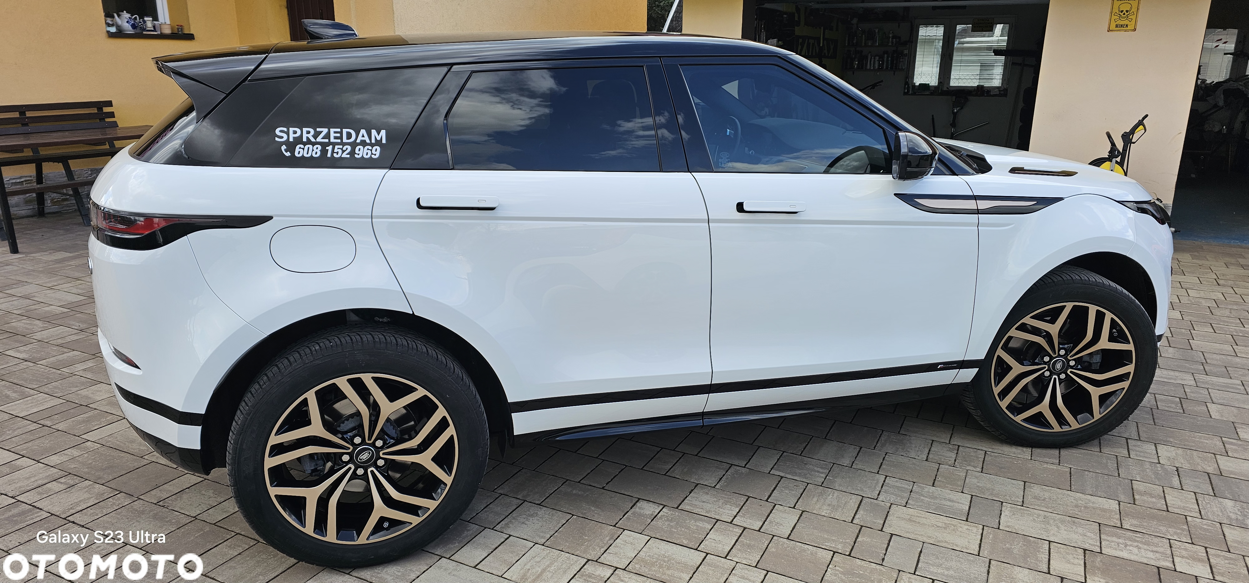 Land Rover Range Rover Evoque P300 R-Dynamic - 11