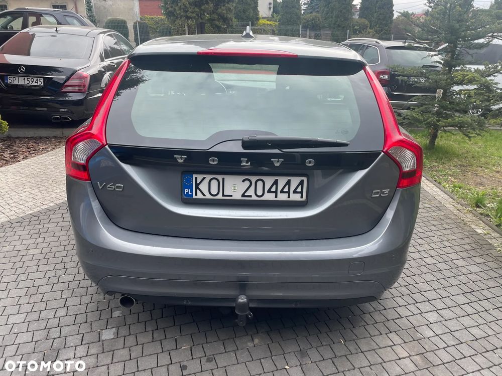 Volvo V60 D3 Momentum - 8