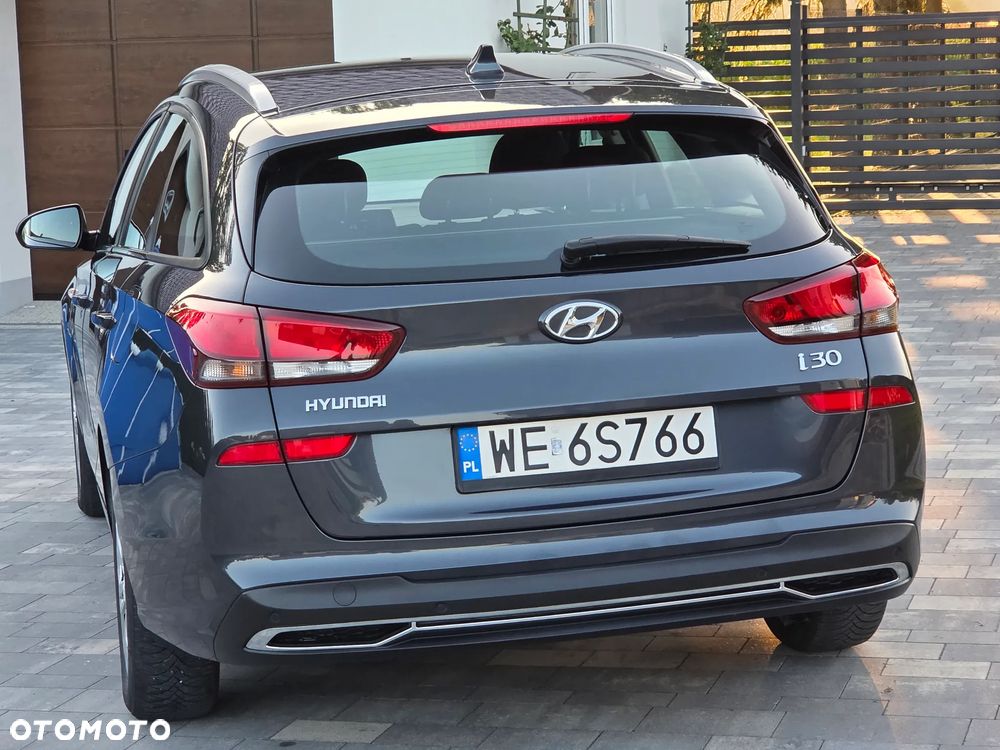 Hyundai i30 1.5 DPI Classic + - 25