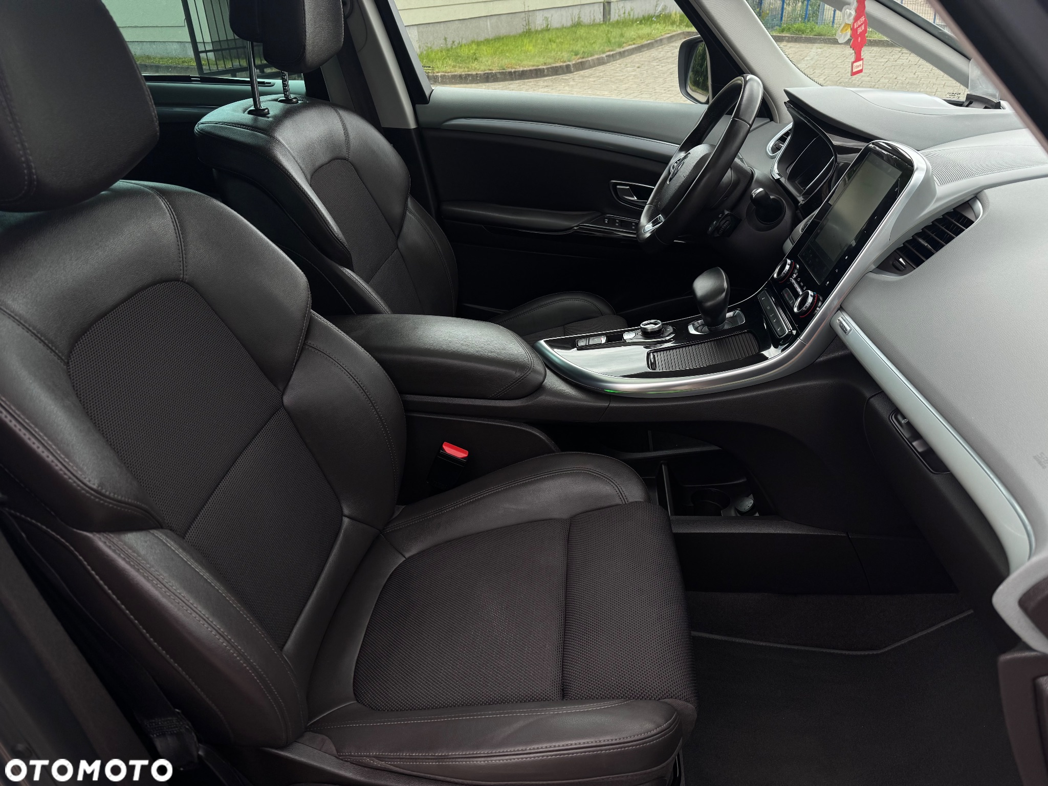 Renault Espace 1.6 dCi Energy Initiale Paris EDC 7os - 18
