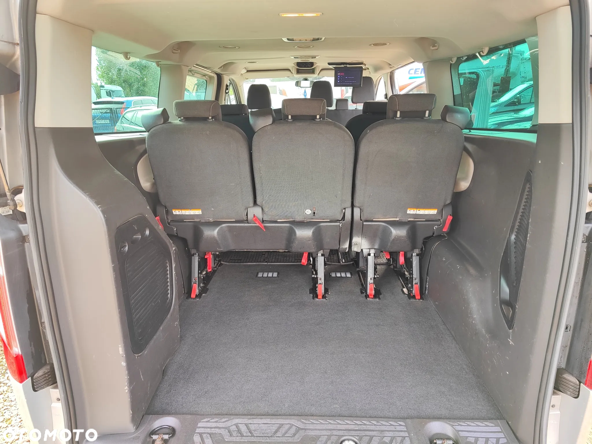 Ford Tourneo Custom - 17