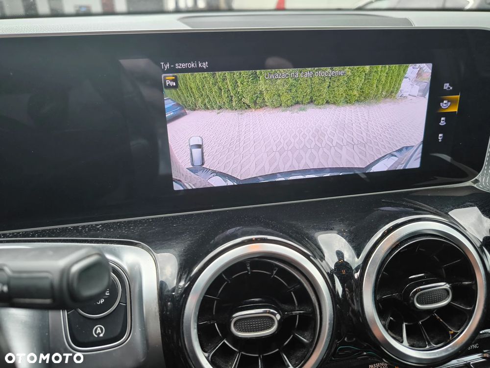 Mercedes-Benz GLB - 27