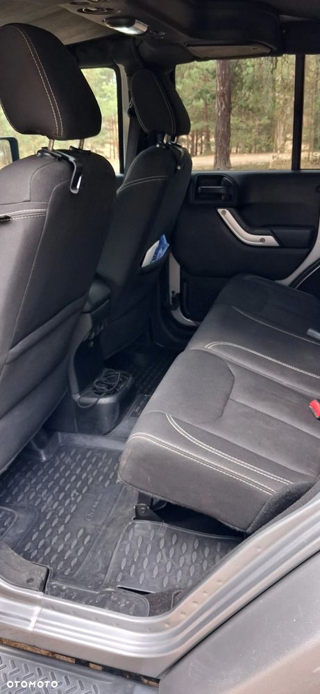 Jeep Wrangler 3.6 Unlim Sahara - 11