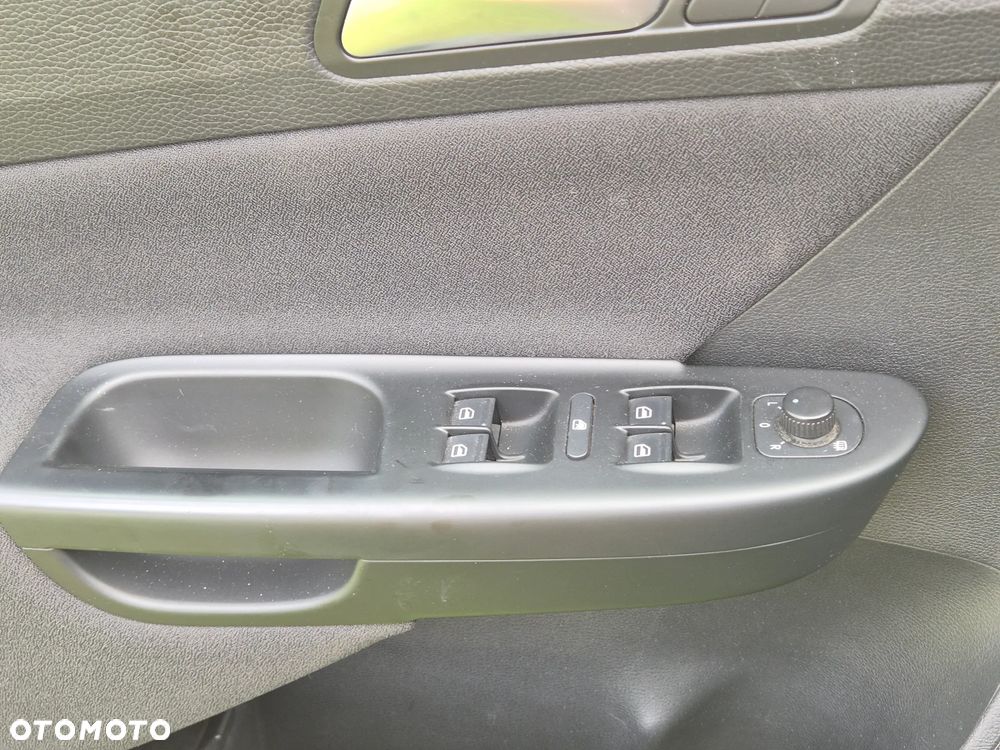 Volkswagen Passat 2.0 TDI DPF BlueMotion Technology Comfortline - 28