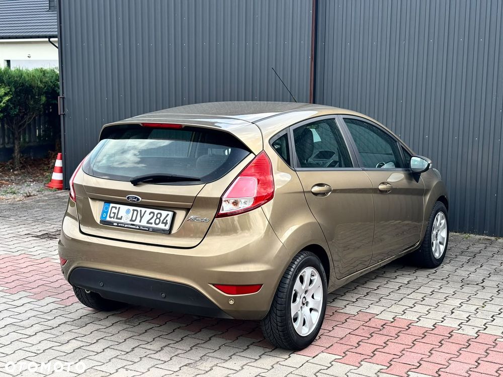 Ford Fiesta 1.25 Ghia - 8