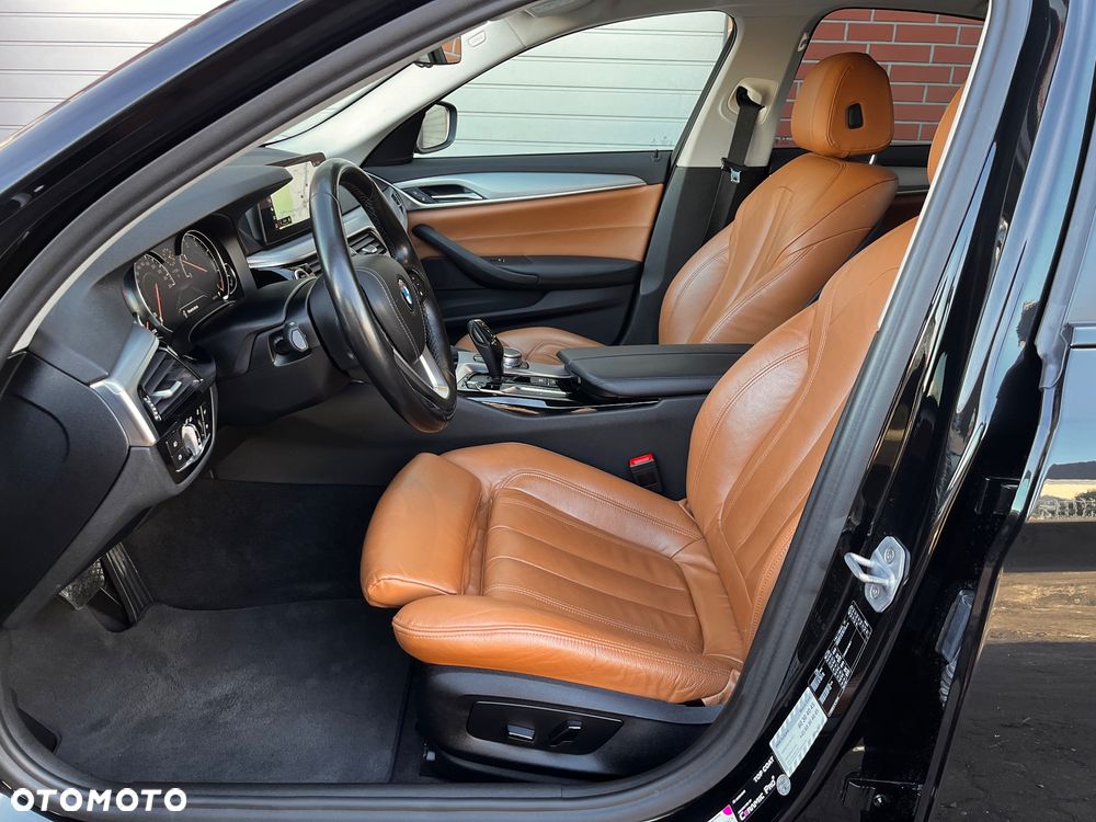 BMW Seria 5 530d Sport Line - 24