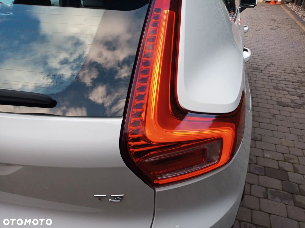 Volvo XC 40 T3 Momentum Pro - 16