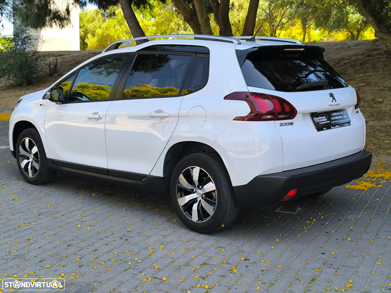 Peugeot 2008 1.2 PureTech Style - 3