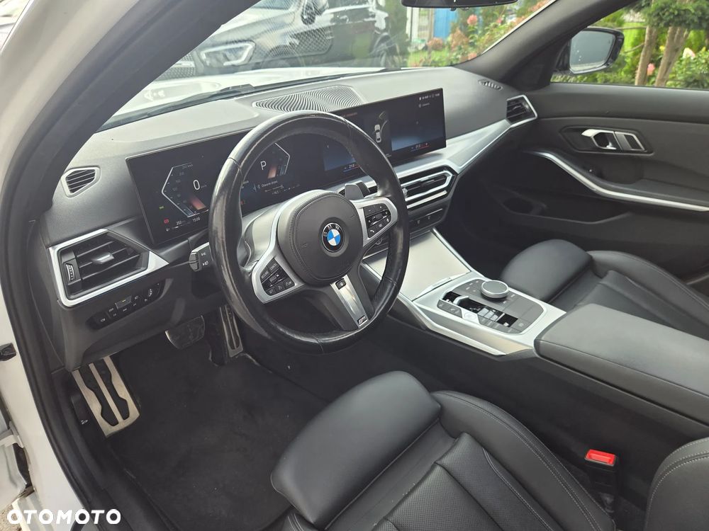 BMW Seria 3 320i M Sport - 14