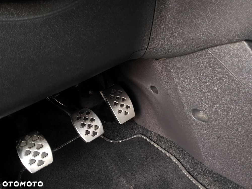 Opel Corsa 1.6 Turbo Color Race - 14