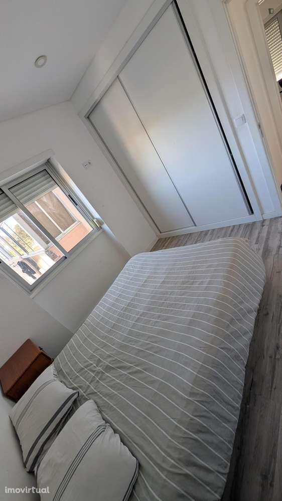 Quarto - localizado em Setubal - Grande imagem: 2/7