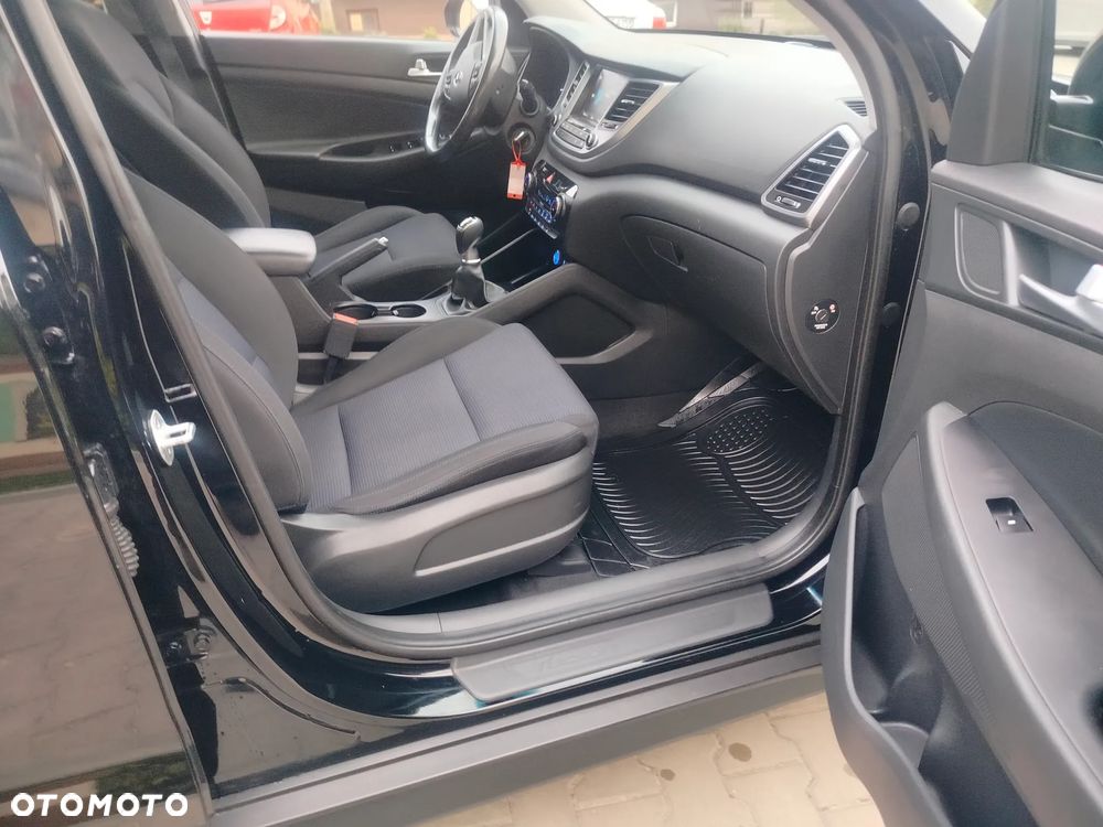 Hyundai Tucson 2.0 TDCi 2x4 Titanium - 25