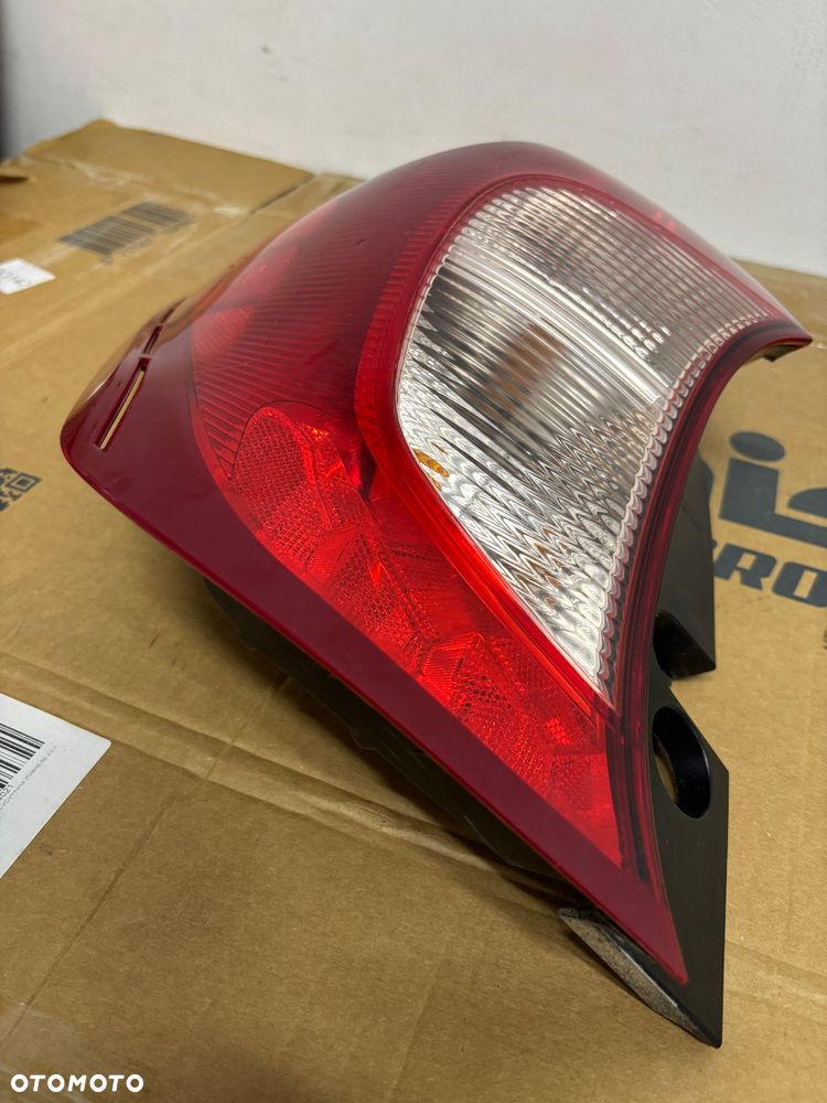 Nissan Note E12 lampa tył lewa - 2