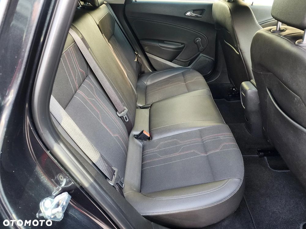 Opel Astra 1.4 Turbo 150 Jahre - 23