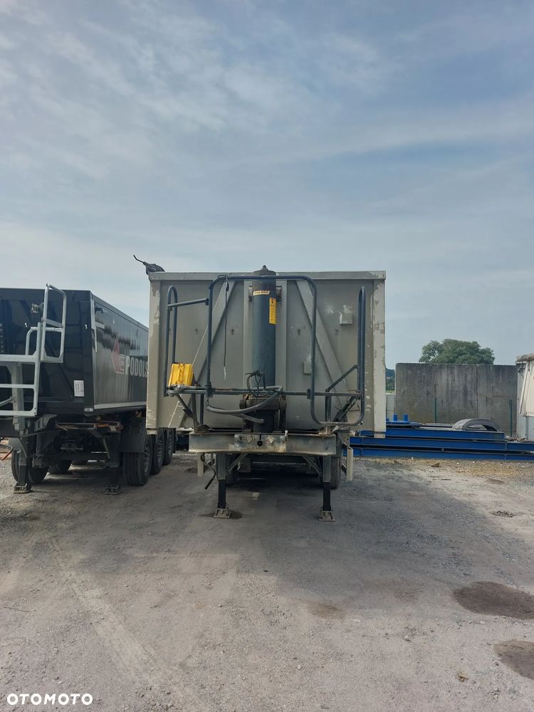 Trailis D-653 - 2