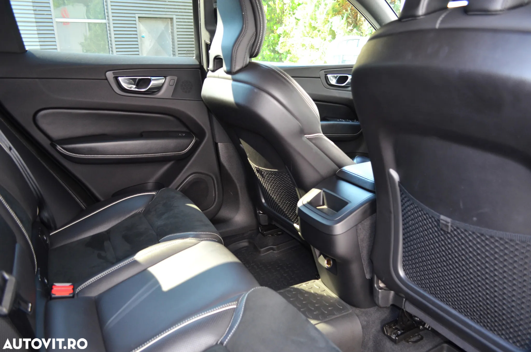 Volvo XC 60 D4 AWD Geartronic RDesign - 11