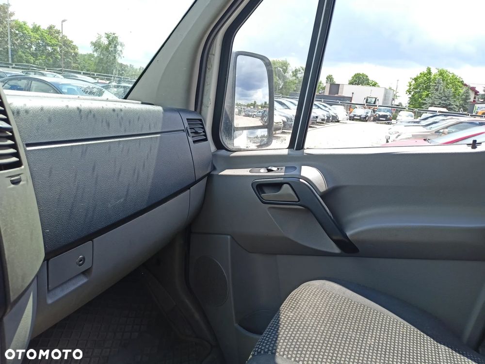 Mercedes-Benz Sprinter - 14