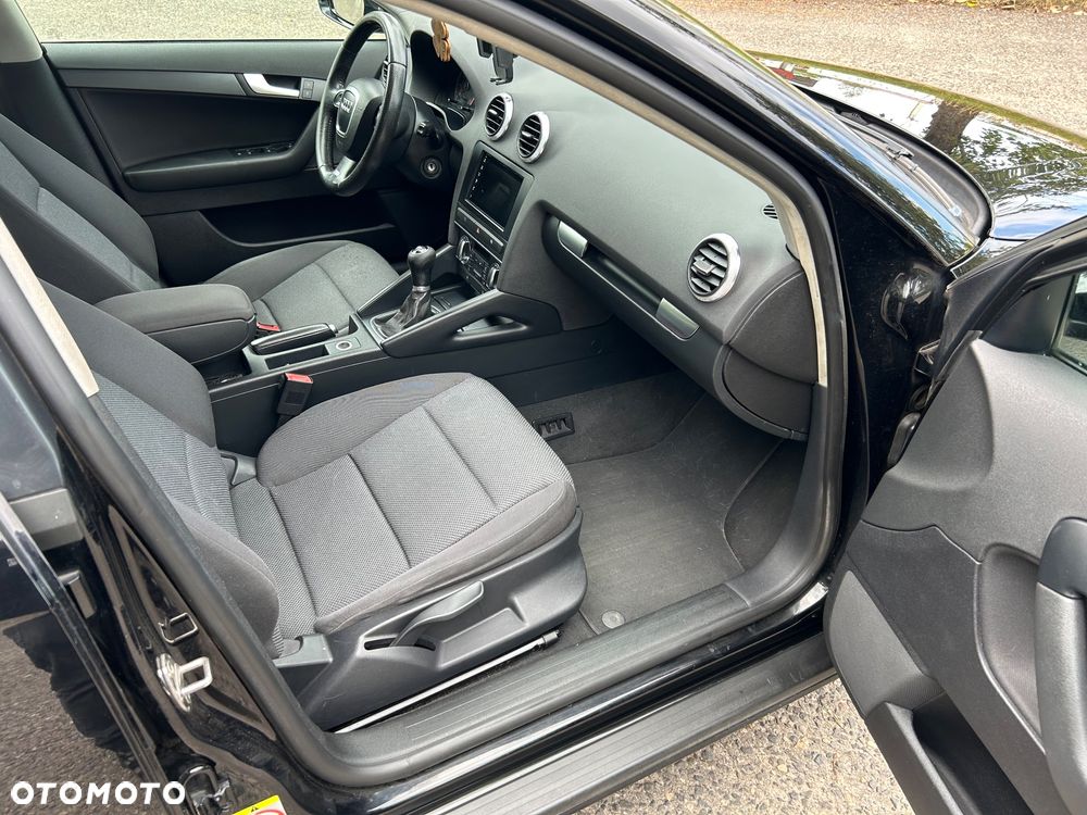 Audi A3 1.6 Ambiente - 10