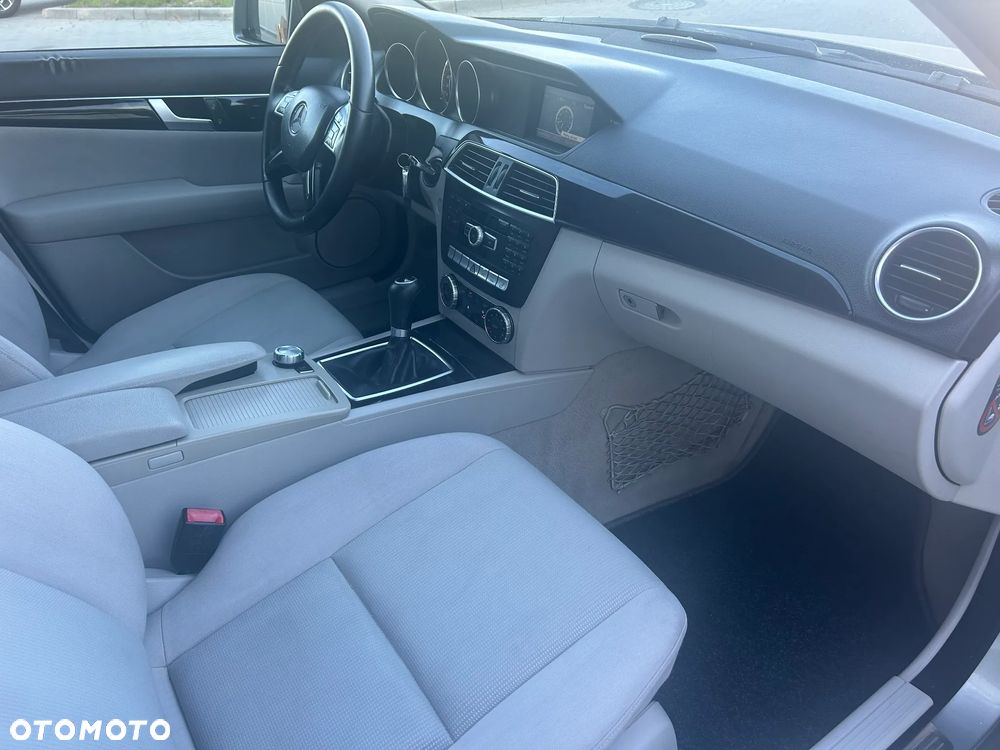 Mercedes-Benz Klasa C 200 (BlueEFFICIENCY) Elegance - 21