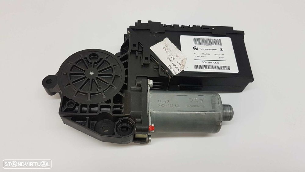 MOTOR ELEVADOR TRASEIRO ESQUERDO VOLKSWAGEN TOUAREG (7LA) TDI R5 - 1